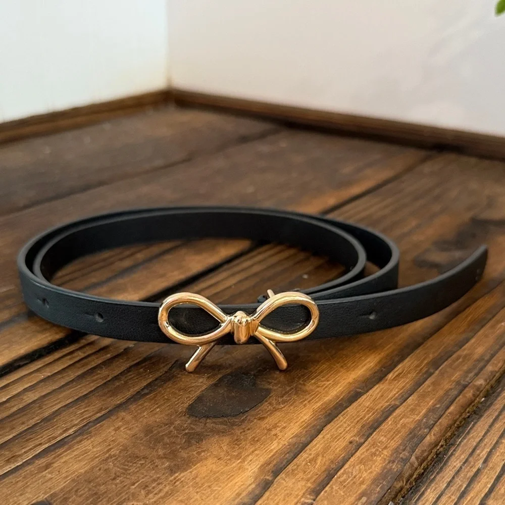 Sweet Black Women’s Bow Belt in new condition